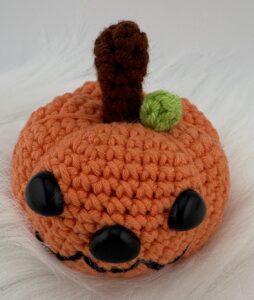 Halloween amigurumi pumpkin