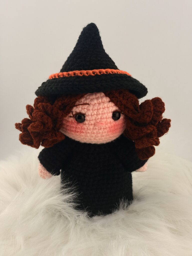 Amigurumi witch