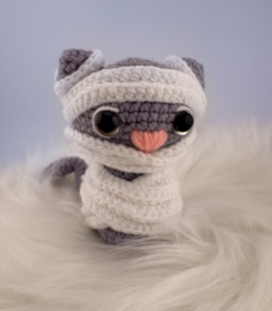 mummy cat amigurumi